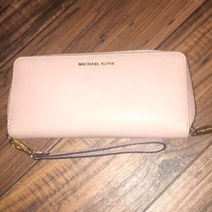 Michael Kors Zip Around Wallet